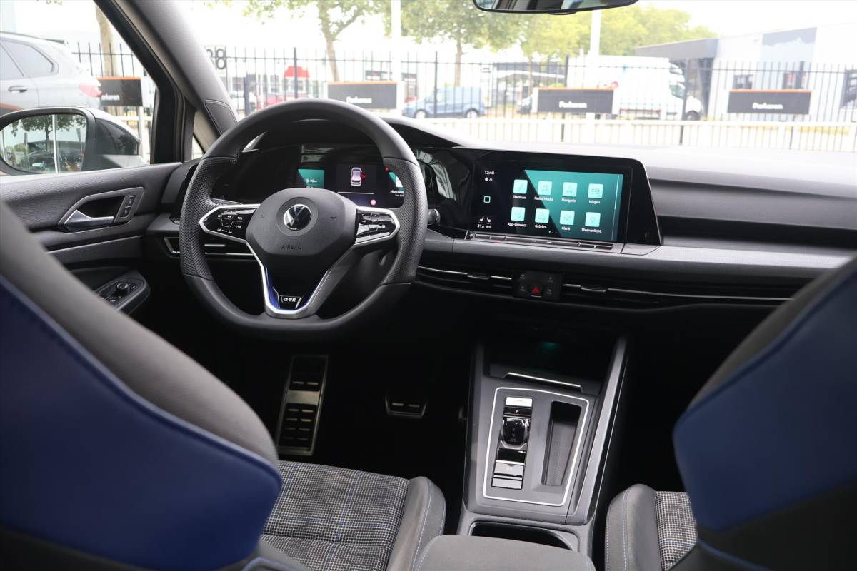 Volkswagen Golf Volkswagen Golf 1.4 eHybrid GTE 204pk DSG I Navi I ACC I Stoelverwarming I Keyless I Climate I Carplay
