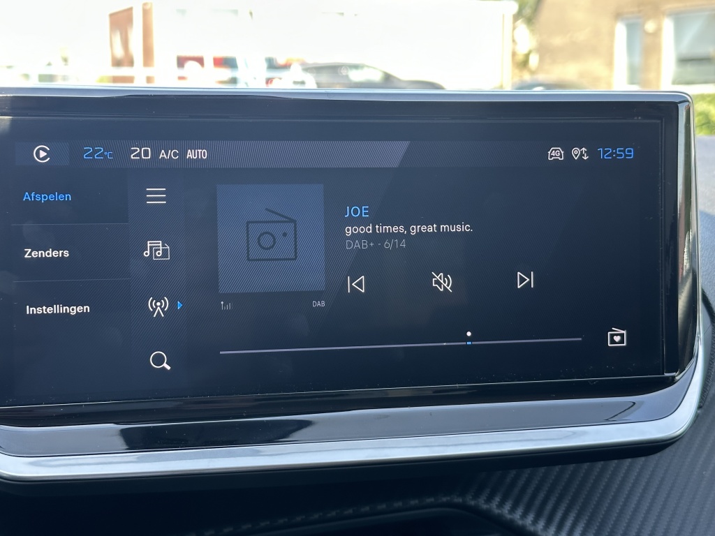 Peugeot 208 Peugeot 208 1.2 Hybrid 100 PK Allure | CarPlay | Climate | Park. sensoren voor & achter |