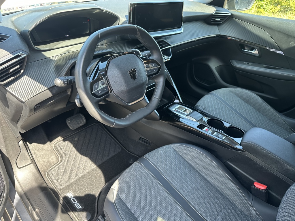 Peugeot 208 Peugeot 208 1.2 Hybrid 100 PK Allure | CarPlay | Climate | Park. sensoren voor & achter |