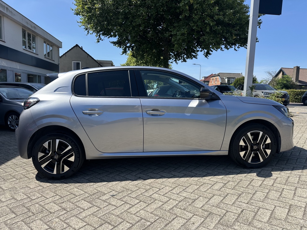 Peugeot 208 Peugeot 208 1.2 Hybrid 100 PK Allure | CarPlay | Climate | Park. sensoren voor & achter |