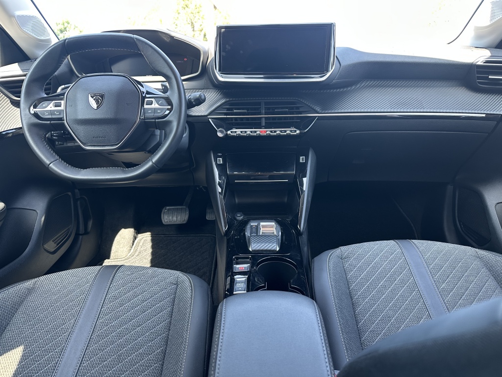 Peugeot 208 Peugeot 208 1.2 Hybrid 100 PK Allure | CarPlay | Climate | Park. sensoren voor & achter |