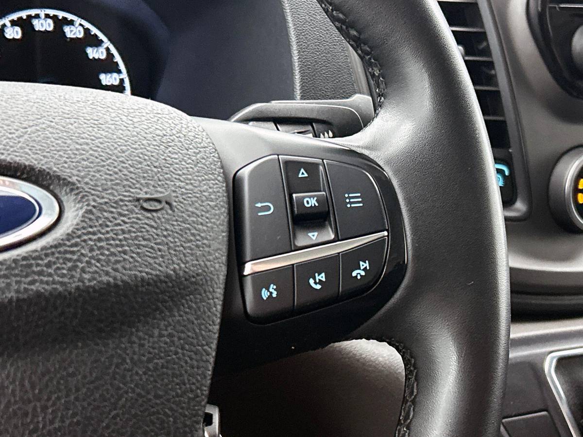 Ford Transit Custom Ford Transit Custom 300 2.0 TDCI L2H1 Trend Automaat Airco Navigatie Cruisecontrol Camera Parkeersensoren Trekhaak