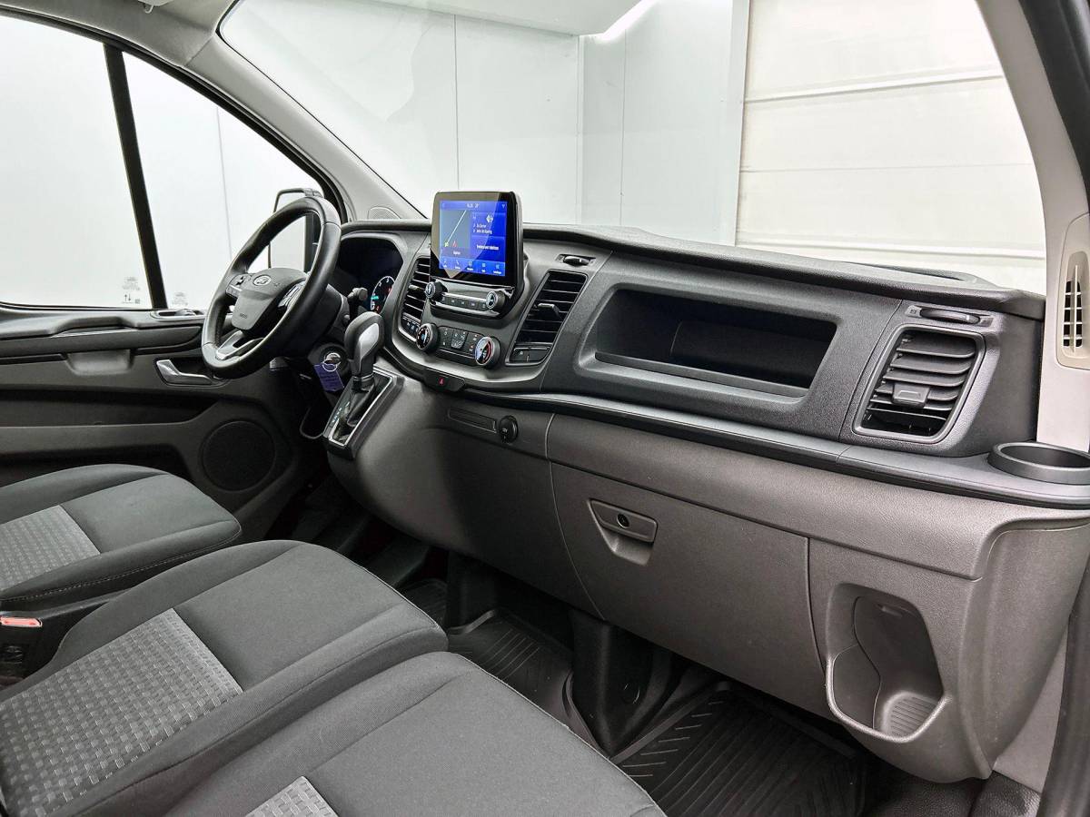 Ford Transit Custom Ford Transit Custom 300 2.0 TDCI L2H1 Trend Automaat Airco Navigatie Cruisecontrol Camera Parkeersensoren Trekhaak