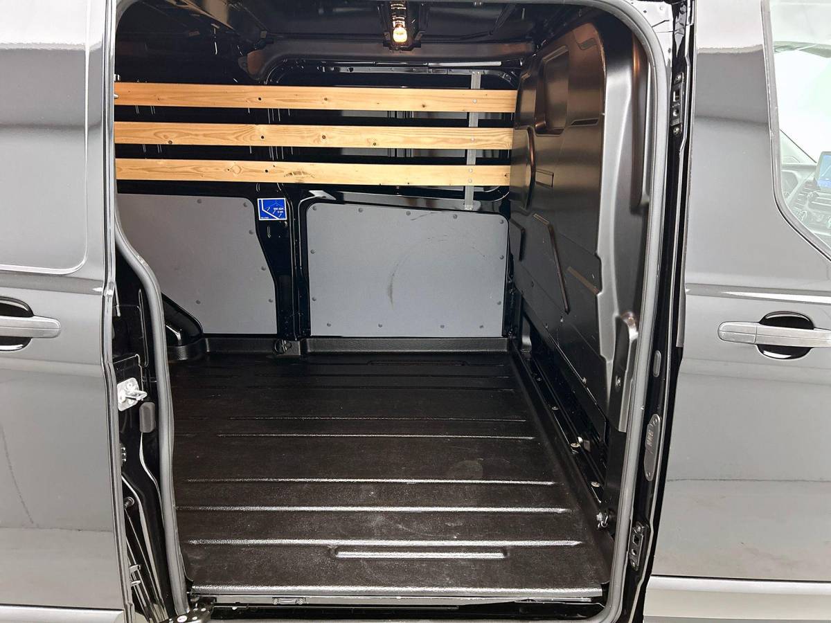 Ford Transit Custom Ford Transit Custom 300 2.0 TDCI L2H1 Trend Automaat Airco Navigatie Cruisecontrol Camera Parkeersensoren Trekhaak