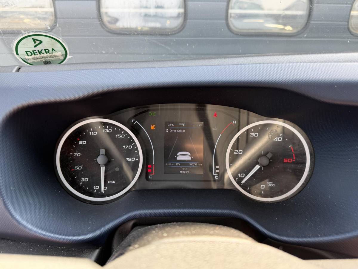 Iveco Daily Iveco Daily 35C18H 3.0 410 Oprijwagen | 180 PK | Trekhaak | Dubbel Lucht | Tachograaf | Lier | DAB | Climate Control |