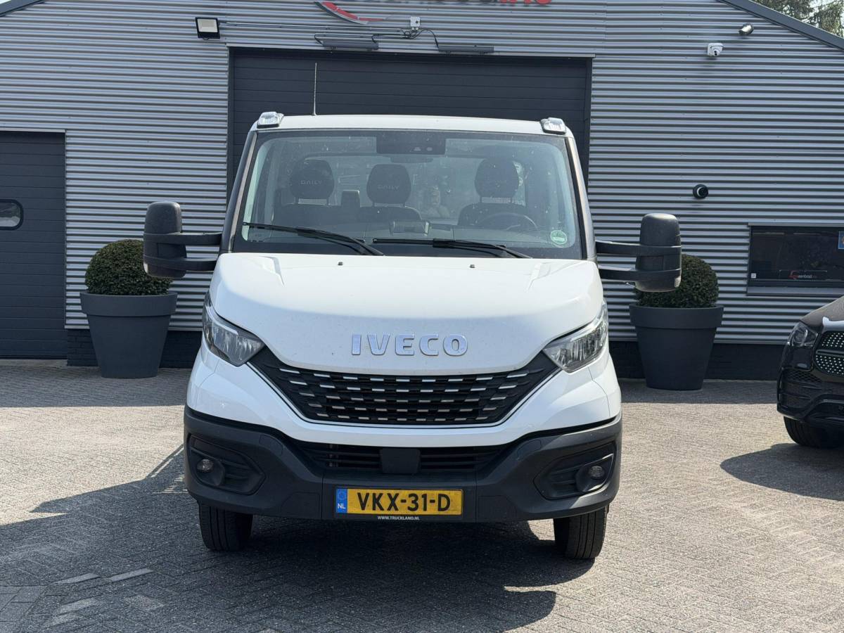 Iveco Daily Iveco Daily 35C18H 3.0 410 Oprijwagen | 180 PK | Trekhaak | Dubbel Lucht | Tachograaf | Lier | DAB | Climate Control |