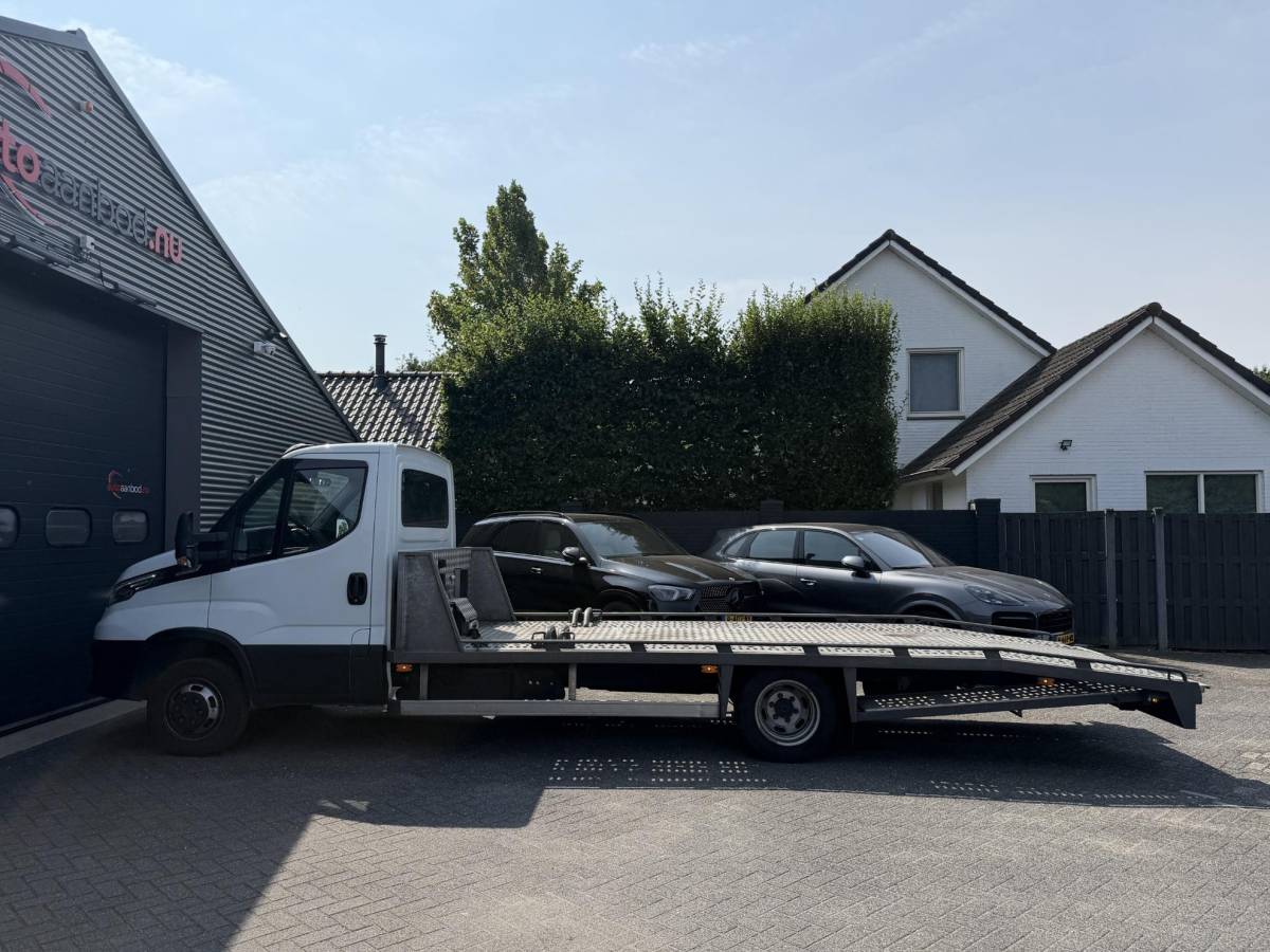 Iveco Daily Iveco Daily 35C18H 3.0 410 Oprijwagen | 180 PK | Trekhaak | Dubbel Lucht | Tachograaf | Lier | DAB | Climate Control |