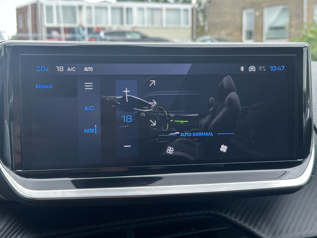 Peugeot 208 Peugeot 208 Peugeot 208 Hybrid Allure 100 PK | PDC V+A |