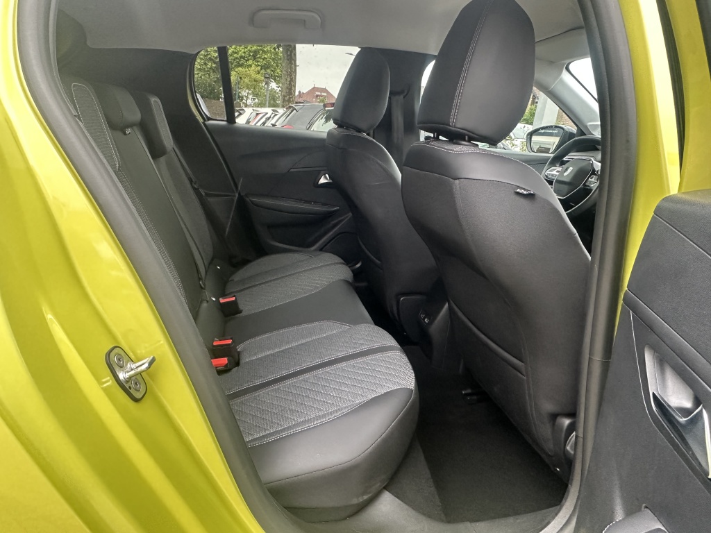 Peugeot 208 Peugeot 208 Peugeot 208 Hybrid Allure 100 PK | PDC V+A |