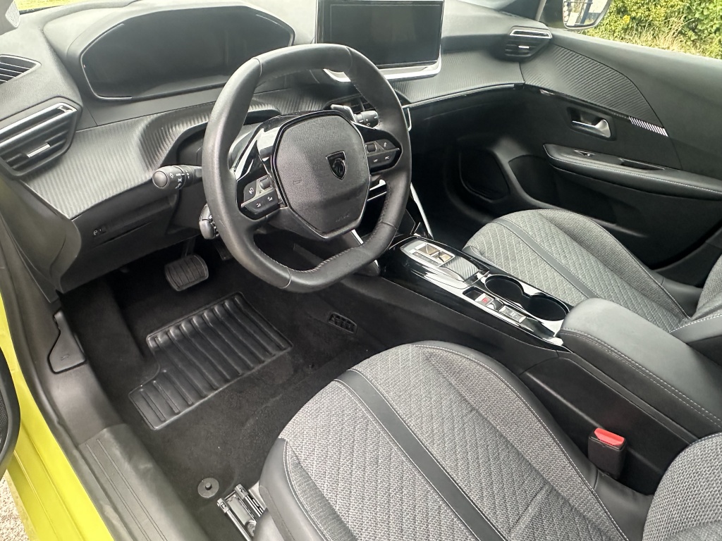 Peugeot 208 Peugeot 208 Peugeot 208 Hybrid Allure 100 PK | PDC V+A |