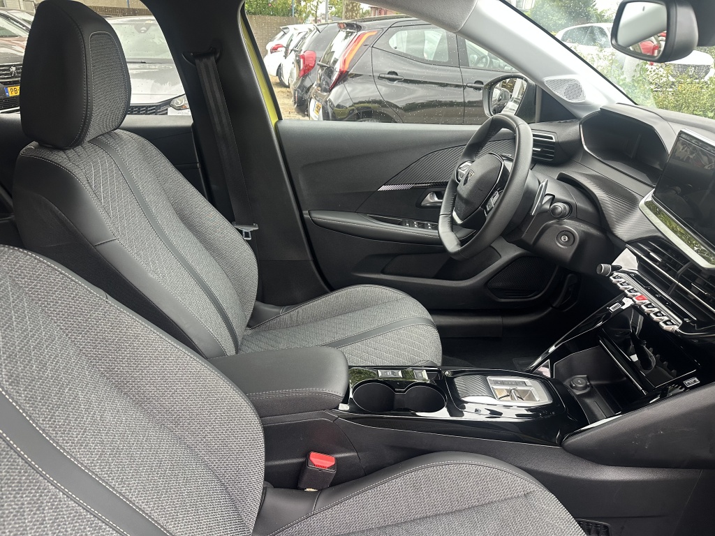 Peugeot 208 Peugeot 208 Peugeot 208 Hybrid Allure 100 PK | PDC V+A |