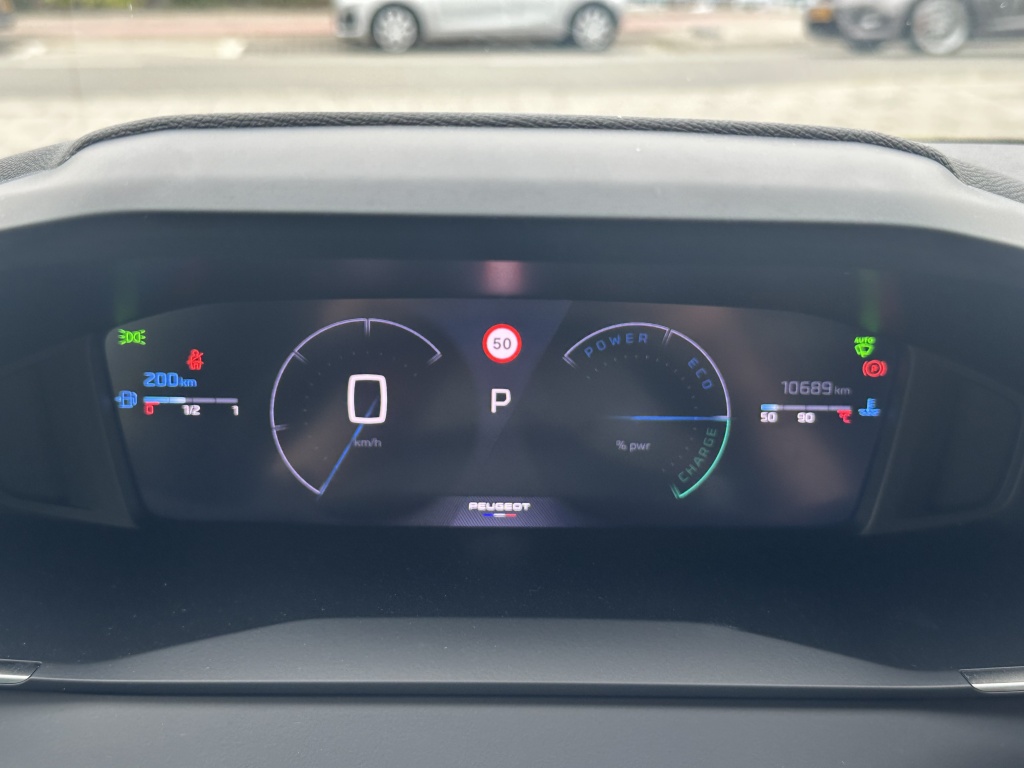 Peugeot 208 Peugeot 208 Peugeot 208 Hybrid Allure 100 PK | PDC V+A |