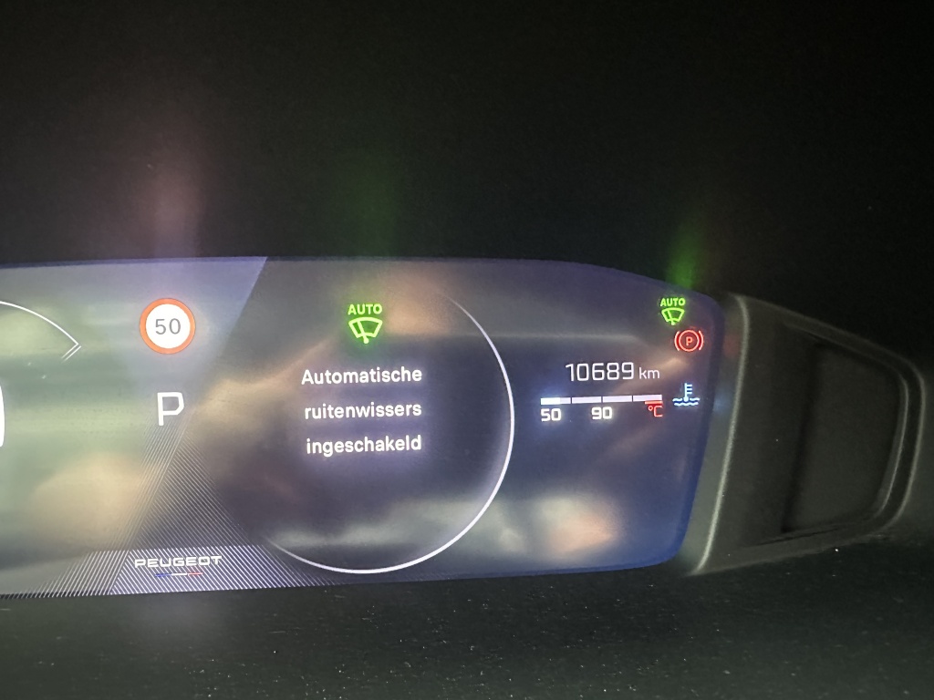 Peugeot 208 Peugeot 208 Peugeot 208 Hybrid Allure 100 PK | PDC V+A |