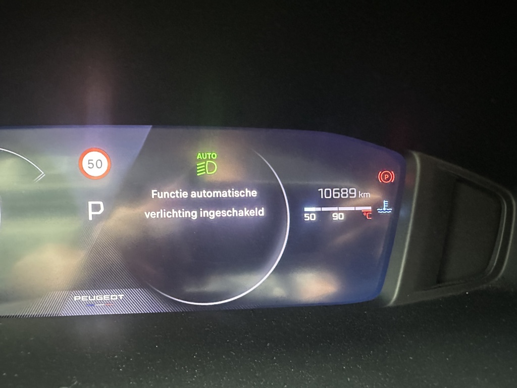 Peugeot 208 Peugeot 208 Peugeot 208 Hybrid Allure 100 PK | PDC V+A |