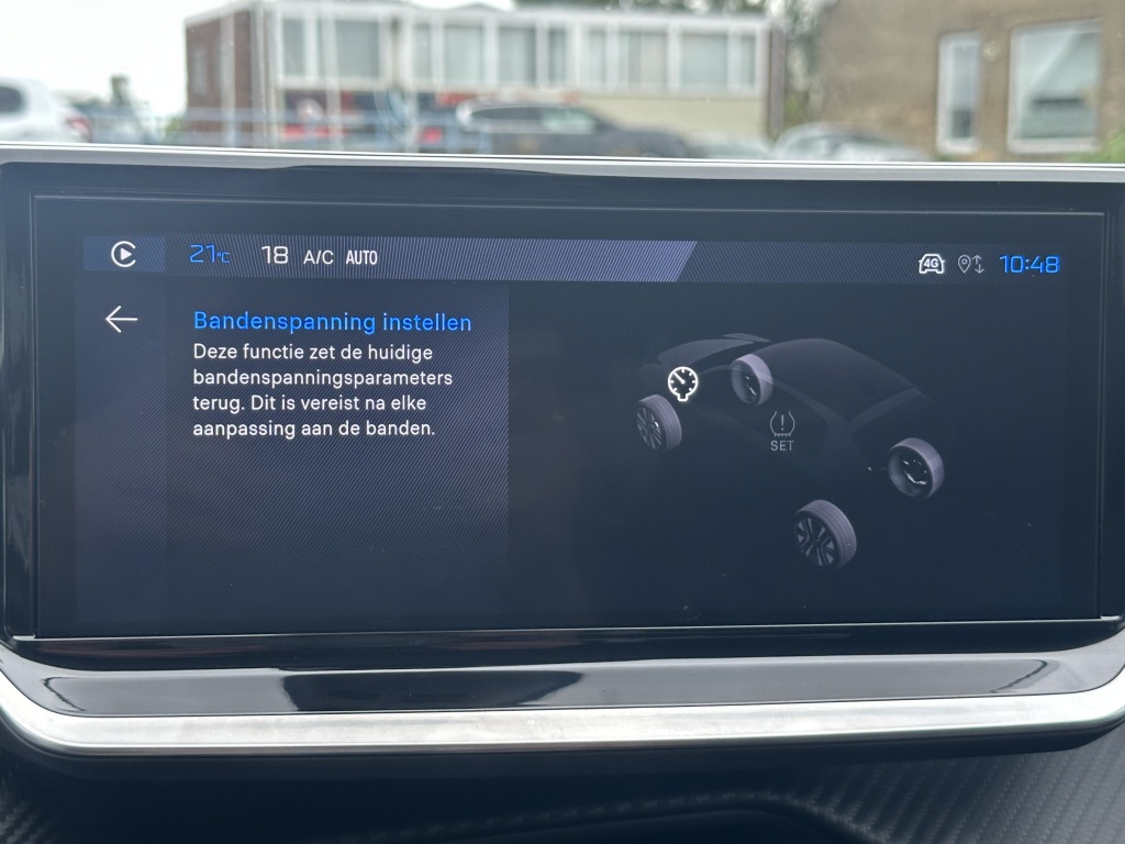 Peugeot 208 Peugeot 208 Peugeot 208 Hybrid Allure 100 PK | PDC V+A |