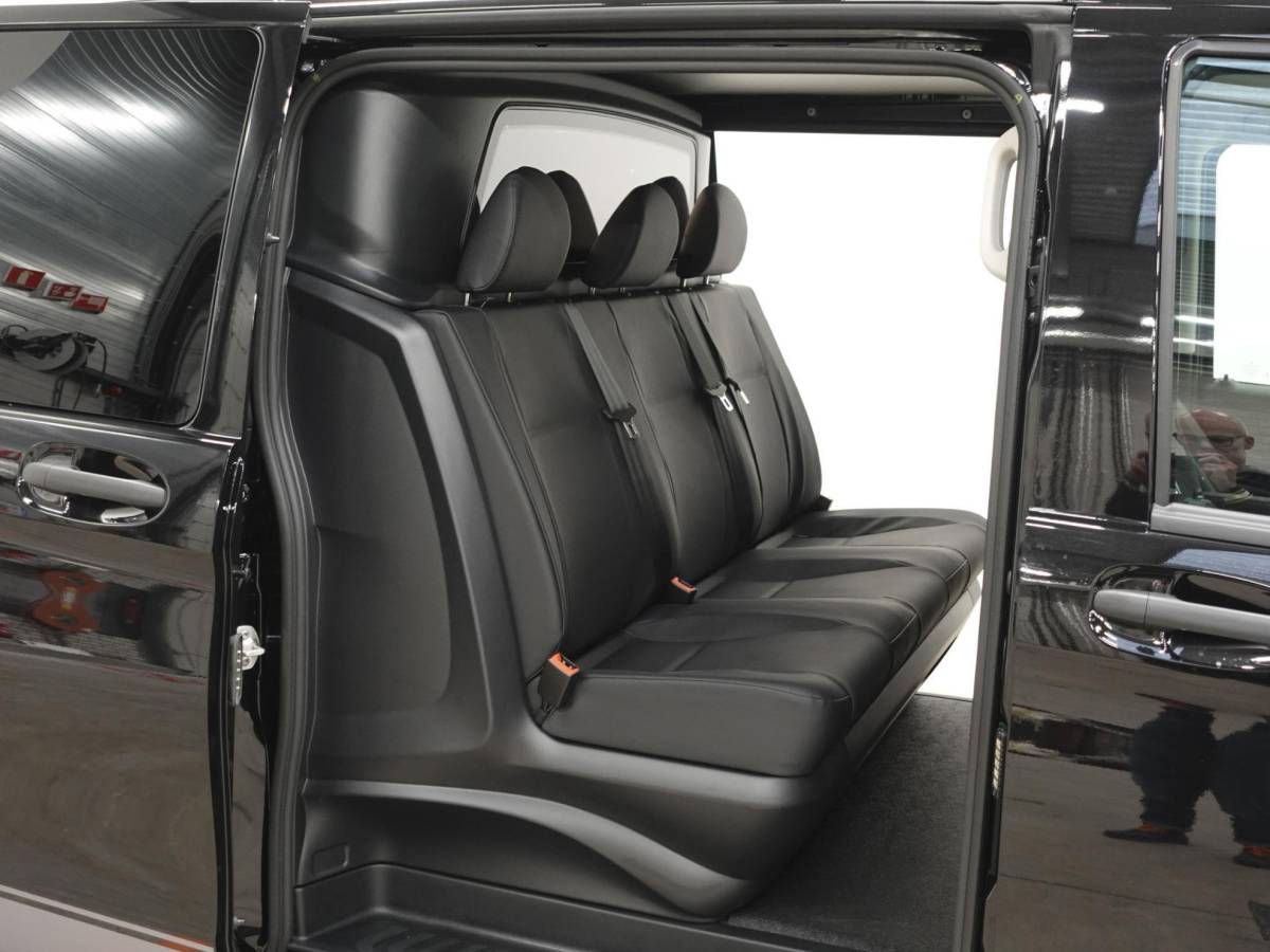 Mercedes-Benz Vito Mercedes-Benz Vito 114 CDI L2 Select Dubbele Cabine Trekhaak Navigatie Apple Carplay/Android Auto Camera Parkeersensoren Cruise Control Climate control Leder Lichtmetalen velgen Getinte ramen