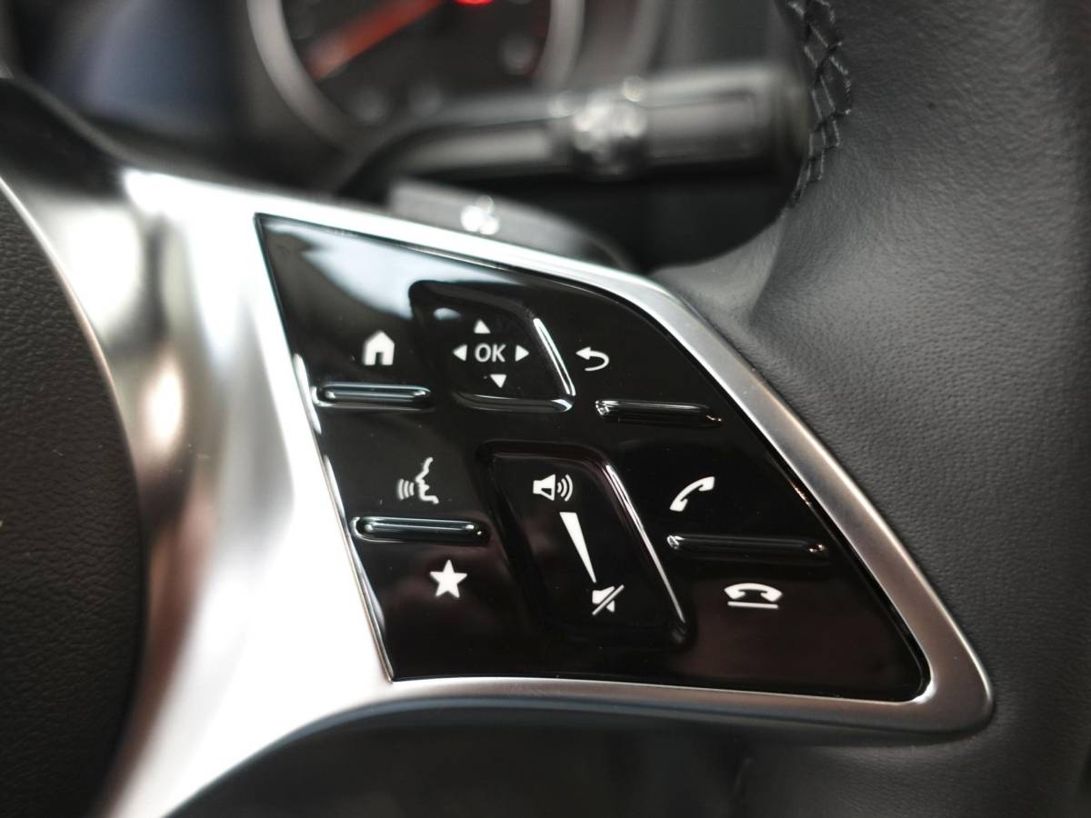 Mercedes-Benz Vito Mercedes-Benz Vito 114 CDI L2 Select Dubbele Cabine Trekhaak Navigatie Apple Carplay/Android Auto Camera Parkeersensoren Cruise Control Climate control Leder Lichtmetalen velgen Getinte ramen