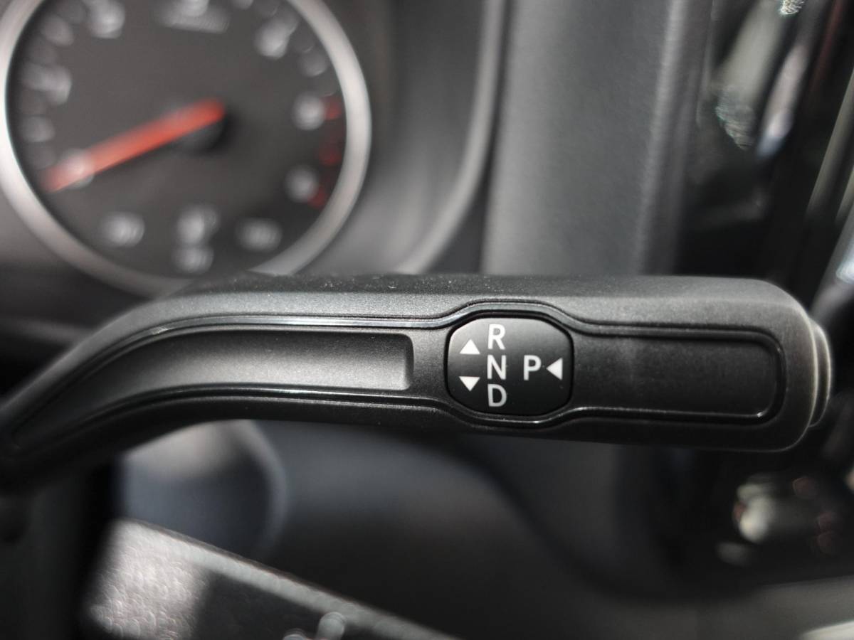 Mercedes-Benz Vito Mercedes-Benz Vito 114 CDI L2 Select Dubbele Cabine Trekhaak Navigatie Apple Carplay/Android Auto Camera Parkeersensoren Cruise Control Climate control Leder Lichtmetalen velgen Getinte ramen