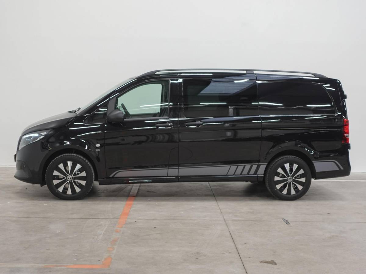 Mercedes-Benz Vito Mercedes-Benz Vito 114 CDI L2 Select Dubbele Cabine Trekhaak Navigatie Apple Carplay/Android Auto Camera Parkeersensoren Cruise Control Climate control Leder Lichtmetalen velgen Getinte ramen