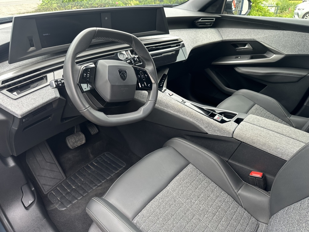 Peugeot 5008 Peugeot 5008 Hybrid 145 Allure | 7 Persoons | CarPlay |