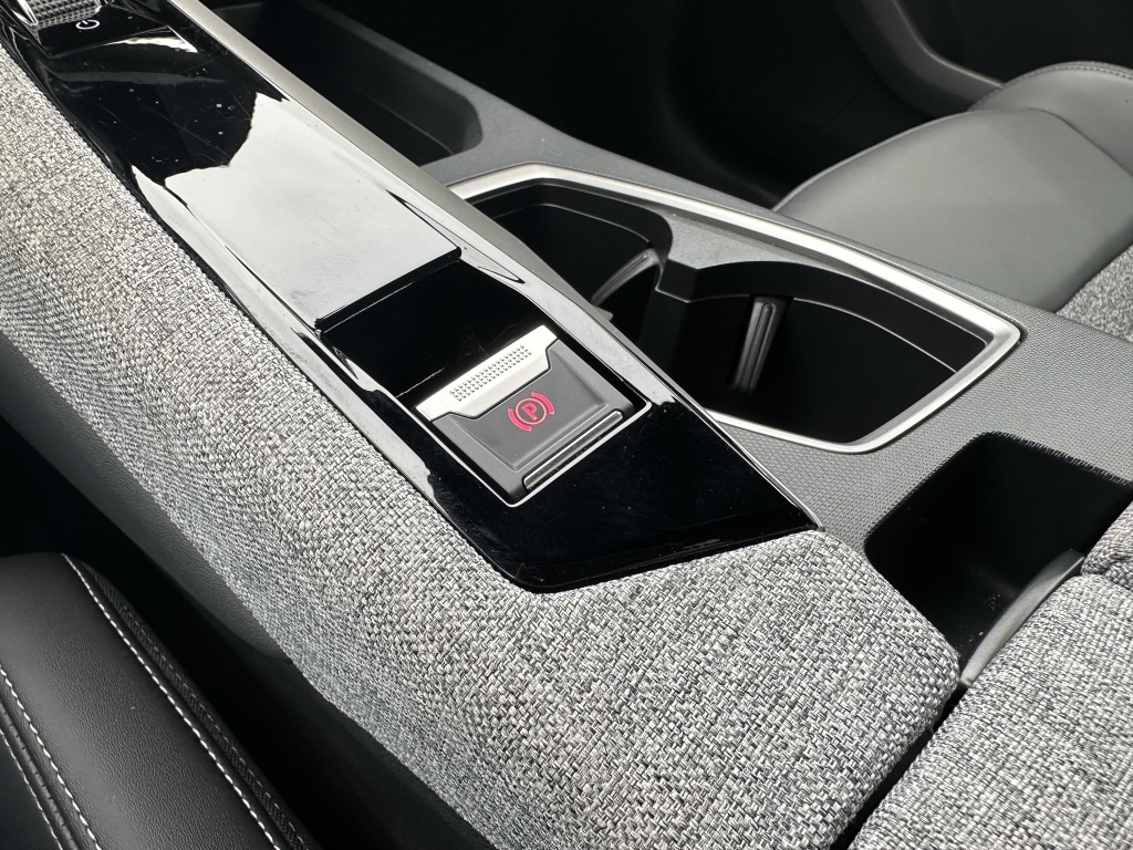 Peugeot 5008 Peugeot 5008 Hybrid 145 Allure | 7 Persoons | CarPlay |