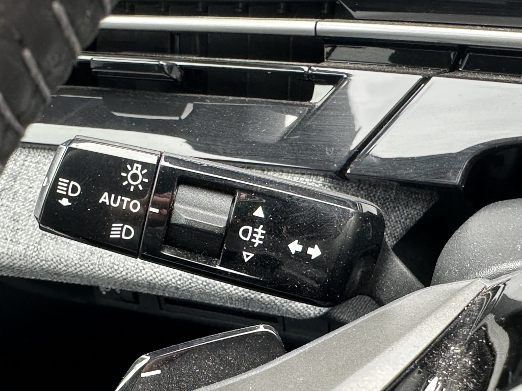 Peugeot 5008 Peugeot 5008 Hybrid 145 Allure | 7 Persoons | CarPlay |