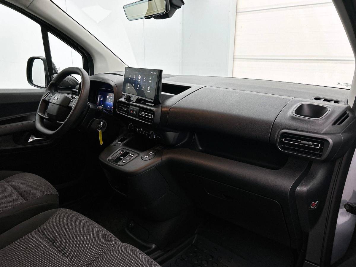 Opel Combo Opel Combo 1.5 BlueHDi 130PK L2 Automaat Apple Carplay / Android Auto Navigatie Trekhaak Airco Camera Cruise Control Parkeersensoren V+A DAB