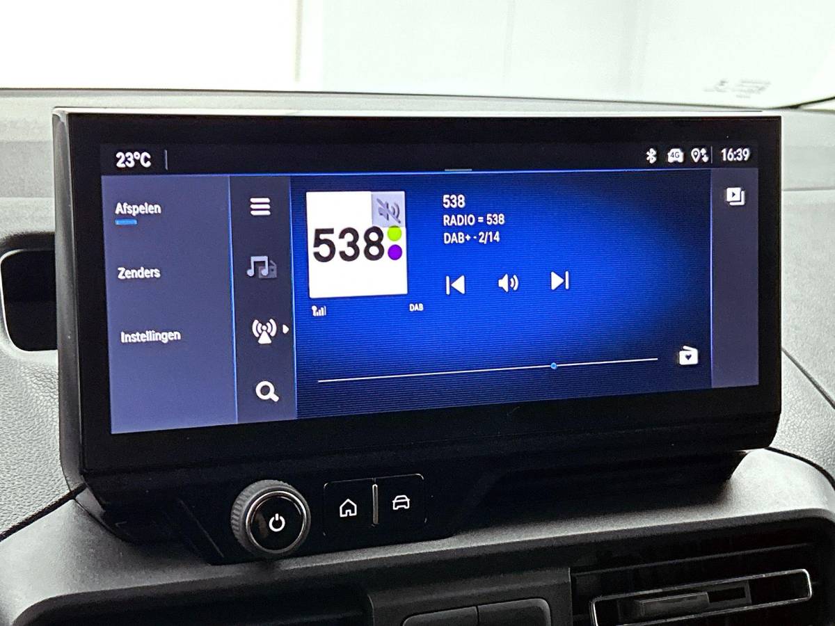 Opel Combo Opel Combo 1.5 BlueHDi 130PK L2 Automaat Apple Carplay / Android Auto Navigatie Trekhaak Airco Camera Cruise Control Parkeersensoren V+A DAB
