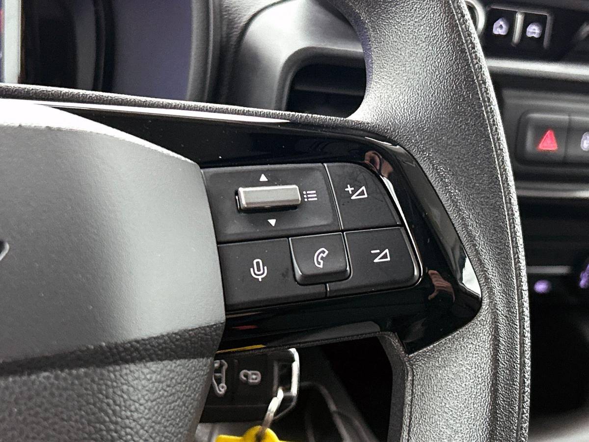 Opel Combo Opel Combo 1.5 BlueHDi 130PK L2 Automaat Apple Carplay / Android Auto Navigatie Trekhaak Airco Camera Cruise Control Parkeersensoren V+A DAB