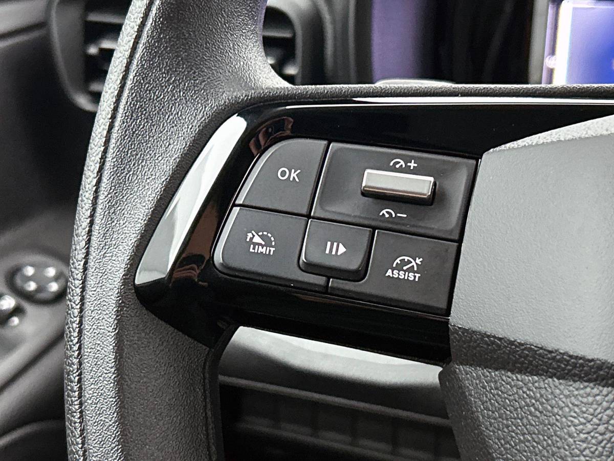Opel Combo Opel Combo 1.5 BlueHDi 130PK L2 Automaat Apple Carplay / Android Auto Navigatie Trekhaak Airco Camera Cruise Control Parkeersensoren V+A DAB