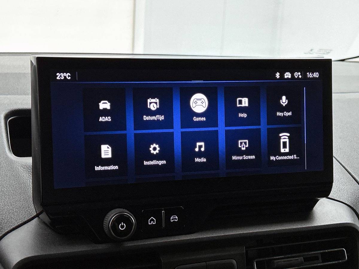 Opel Combo Opel Combo 1.5 BlueHDi 130PK L2 Automaat Apple Carplay / Android Auto Navigatie Trekhaak Airco Camera Cruise Control Parkeersensoren V+A DAB