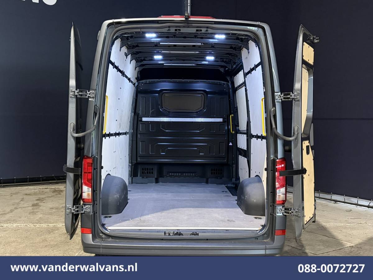 Volkswagen Crafter Volkswagen Crafter 2.0 TDI 141pk L3H3 L2H2 Euro6 Airco | Camera | Android Auto | Adaptieve Cruisecontrol 3000kg trekvermogen