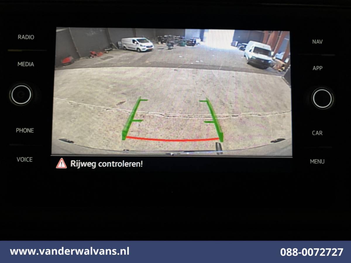 Volkswagen Crafter Volkswagen Crafter 2.0 TDI 141pk L3H3 L2H2 Euro6 Airco | Camera | Android Auto | Adaptieve Cruisecontrol 3000kg trekvermogen