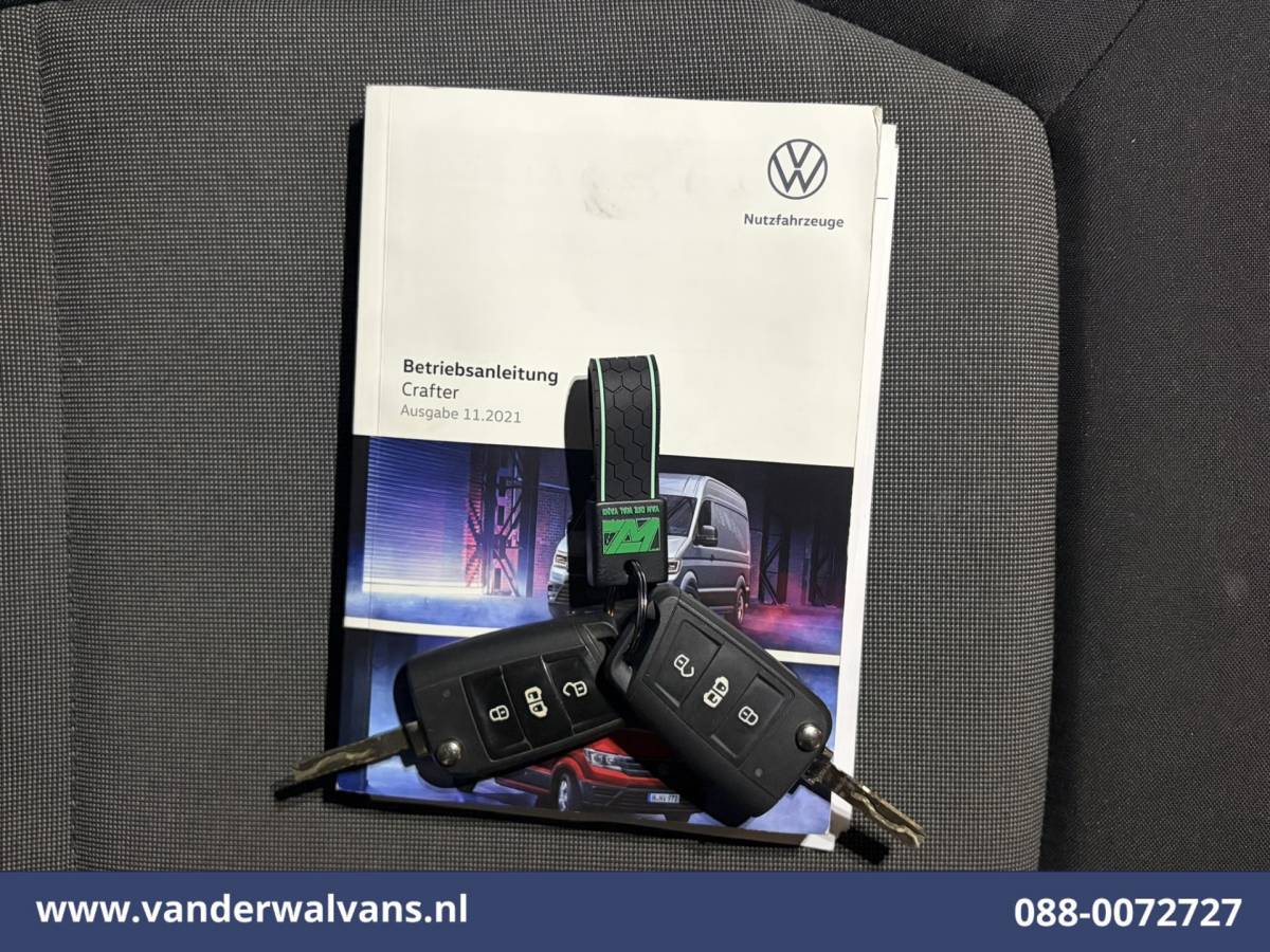 Volkswagen Crafter Volkswagen Crafter 2.0 TDI 141pk L3H3 L2H2 Euro6 Airco | Camera | Android Auto | Adaptieve Cruisecontrol 3000kg trekvermogen