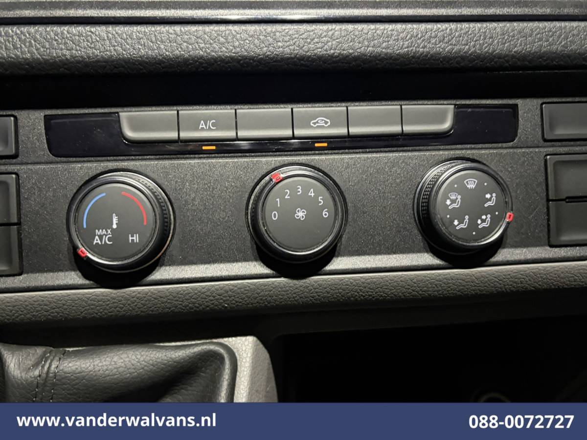 Volkswagen Crafter Volkswagen Crafter 2.0 TDI 141pk L3H3 L2H2 Euro6 Airco | Camera | Android Auto | Adaptieve Cruisecontrol 3000kg trekvermogen