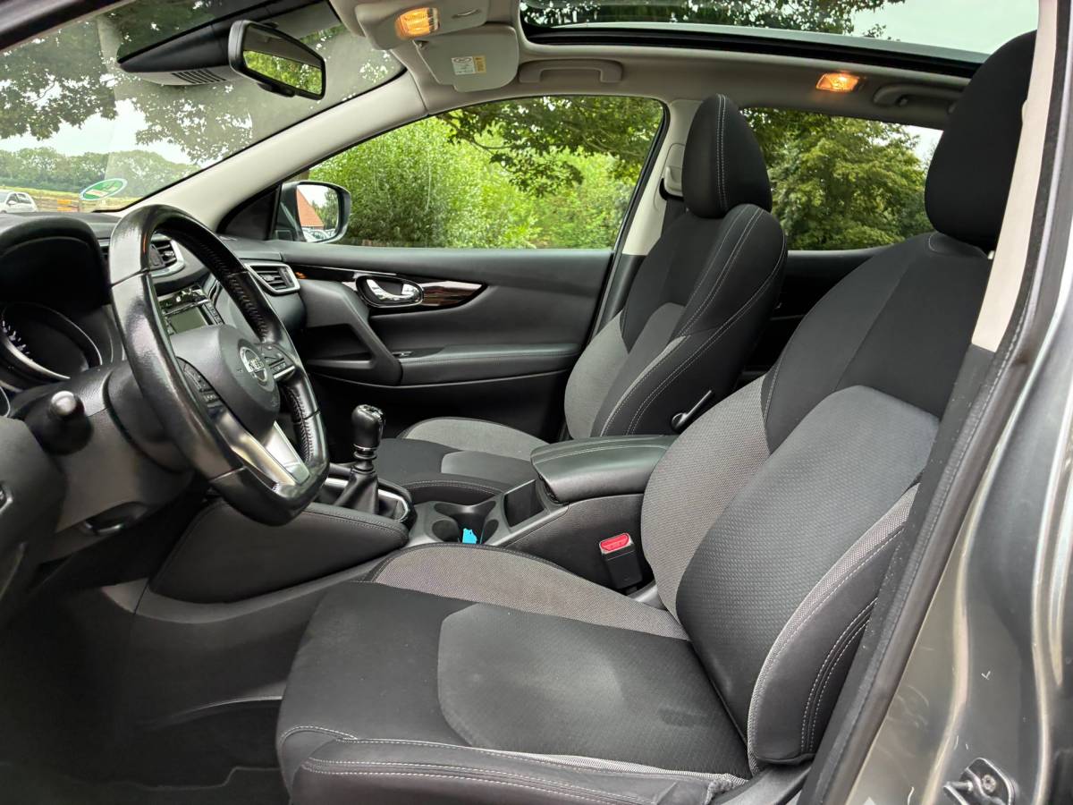 Nissan QASHQAI Nissan Qashqai 1.3 DIG-T N-Connecta | Navi + Clima + Cruise nu €10.975,-!!