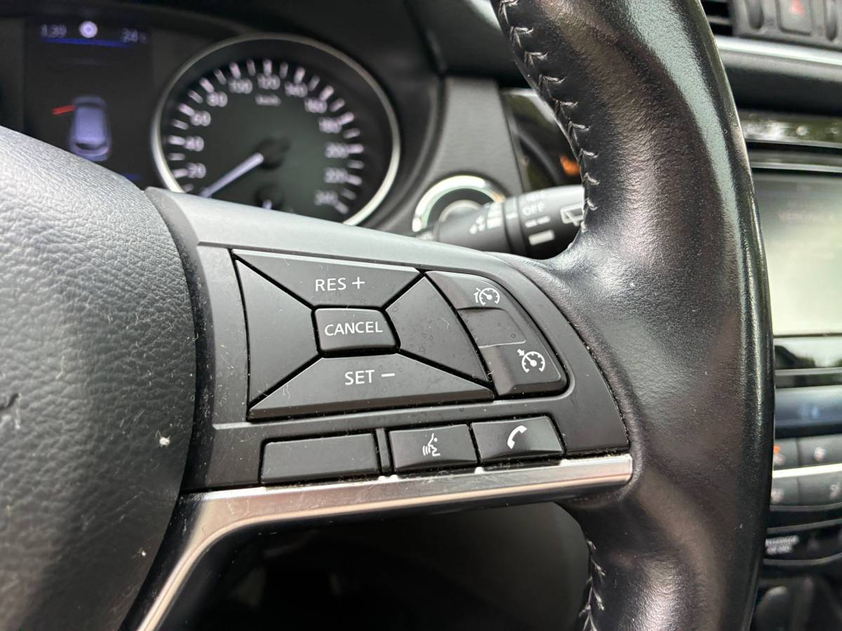 Nissan QASHQAI Nissan Qashqai 1.3 DIG-T N-Connecta | Navi + Clima + Cruise nu €10.975,-!!