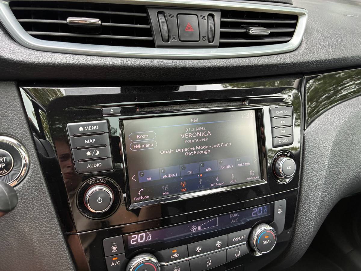 Nissan QASHQAI Nissan Qashqai 1.3 DIG-T N-Connecta | Navi + Clima + Cruise nu €10.975,-!!