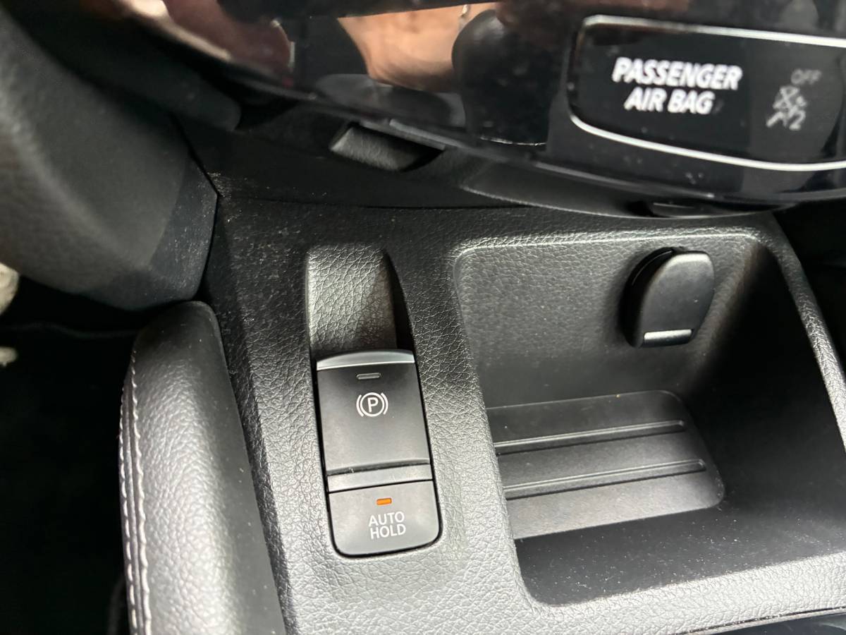 Nissan QASHQAI Nissan Qashqai 1.3 DIG-T N-Connecta | Navi + Clima + Cruise nu €10.975,-!!