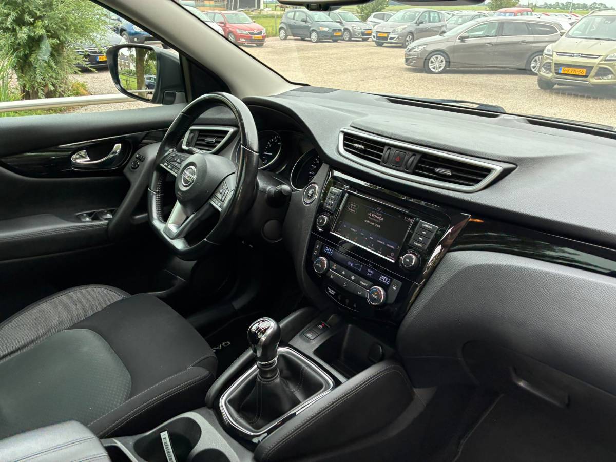 Nissan QASHQAI Nissan Qashqai 1.3 DIG-T N-Connecta | Navi + Clima + Cruise nu €10.975,-!!
