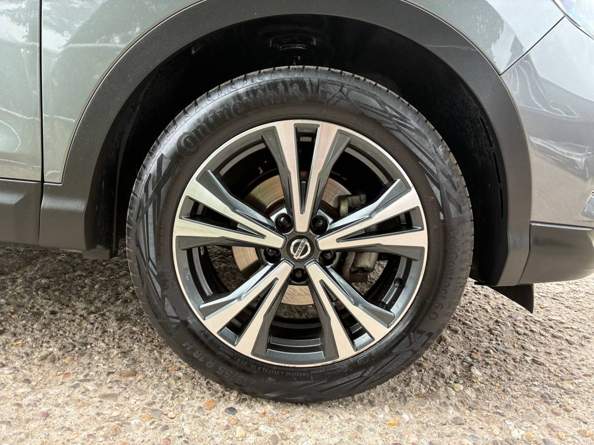 Nissan QASHQAI Nissan Qashqai 1.3 DIG-T N-Connecta | Navi + Clima + Cruise nu €10.975,-!!