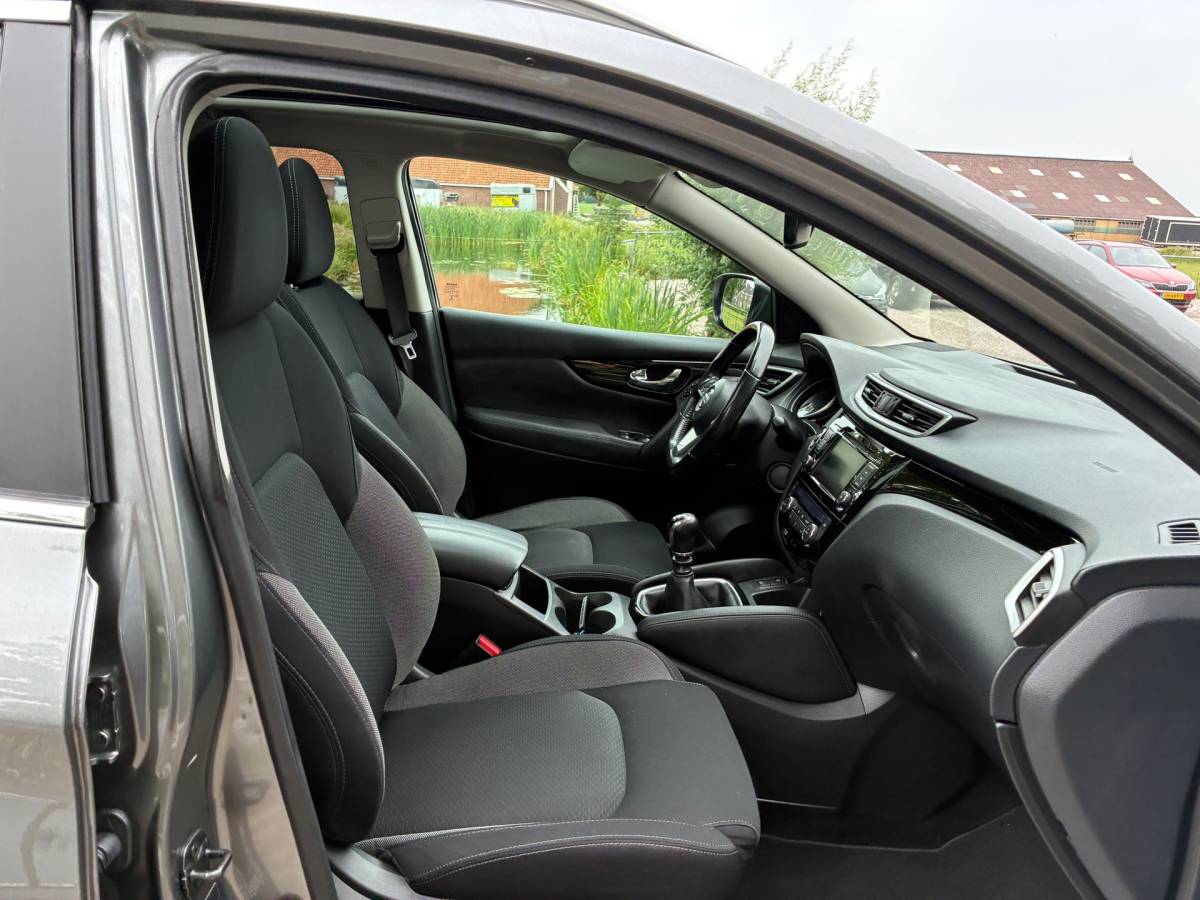Nissan QASHQAI Nissan Qashqai 1.3 DIG-T N-Connecta | Navi + Clima + Cruise nu €10.975,-!!
