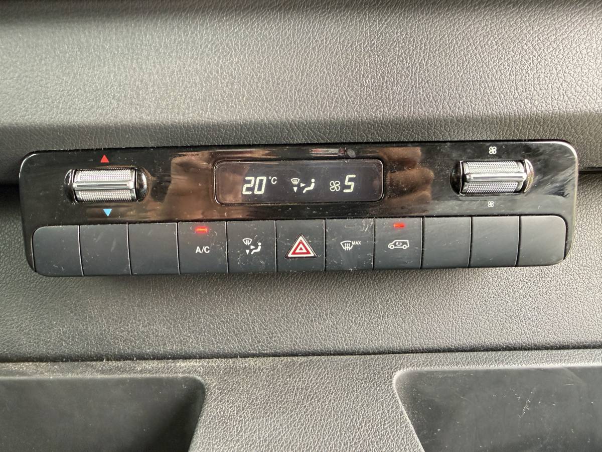 Mercedes-Benz eSprinter Mercedes-Benz eSprinter 312 55 kWh L2H2 Elektrisch 145km WLTP 80kw Snelladen Climate Control