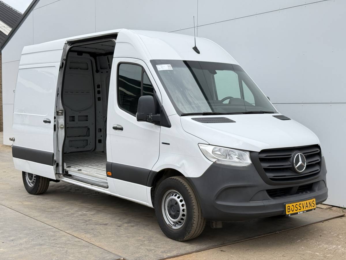 Mercedes-Benz eSprinter Mercedes-Benz eSprinter 312 55 kWh L2H2 Elektrisch 145km WLTP 80kw Snelladen Climate Control
