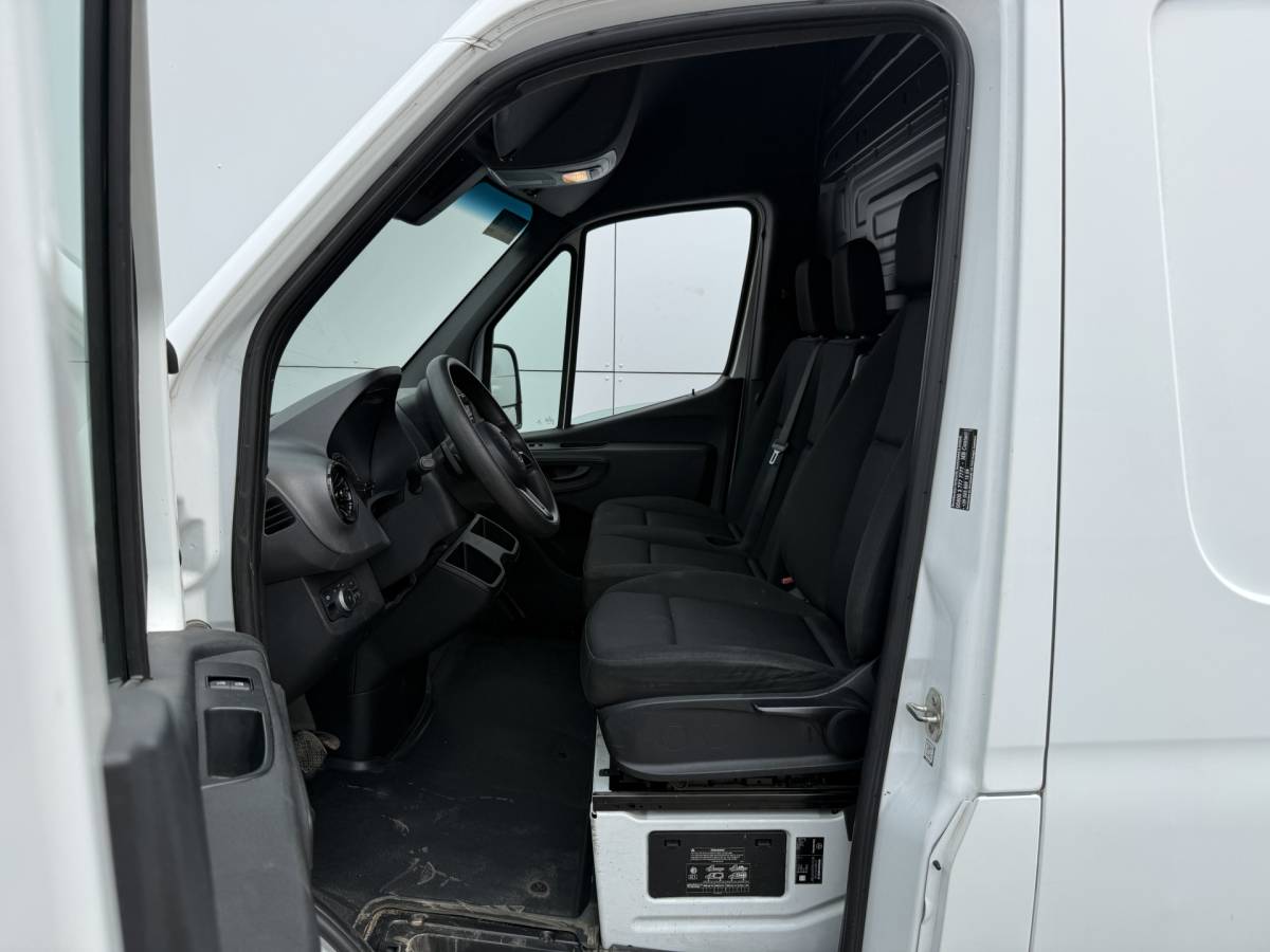Mercedes-Benz eSprinter Mercedes-Benz eSprinter 312 55 kWh L2H2 Elektrisch 145km WLTP 80kw Snelladen Climate Control