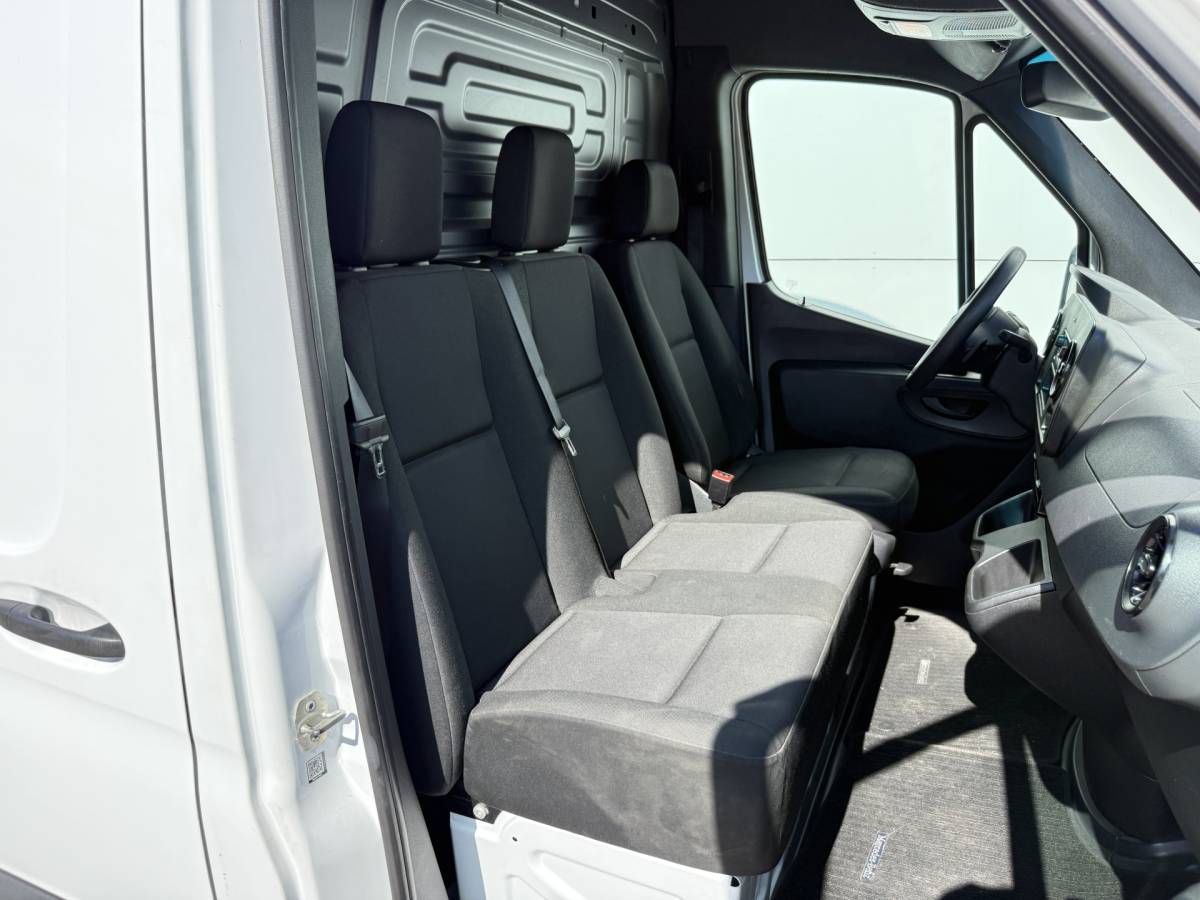 Mercedes-Benz eSprinter Mercedes-Benz eSprinter 312 55 kWh L2H2 Elektrisch 145km WLTP 92,5% (SOH) 80kw Snelladen Climate Control Camera