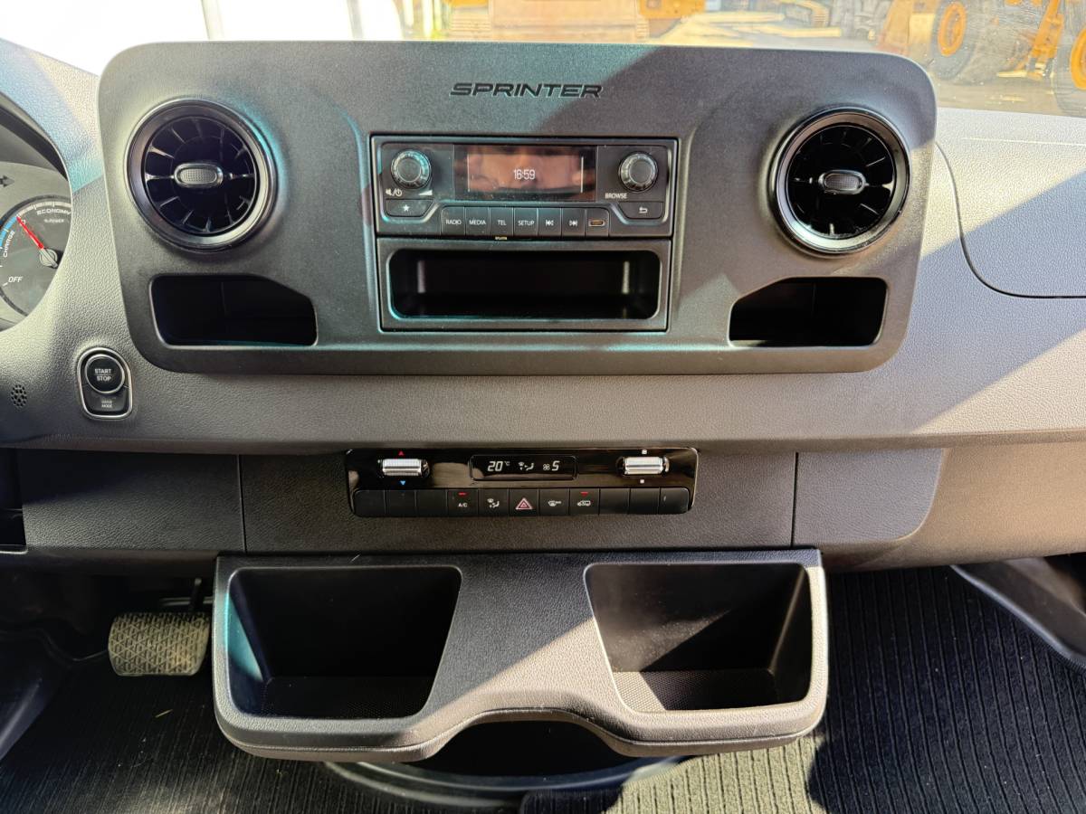 Mercedes-Benz eSprinter Mercedes-Benz eSprinter 312 55 kWh L2H2 Elektrisch 145km WLTP 92,5% (SOH) 80kw Snelladen Climate Control Camera