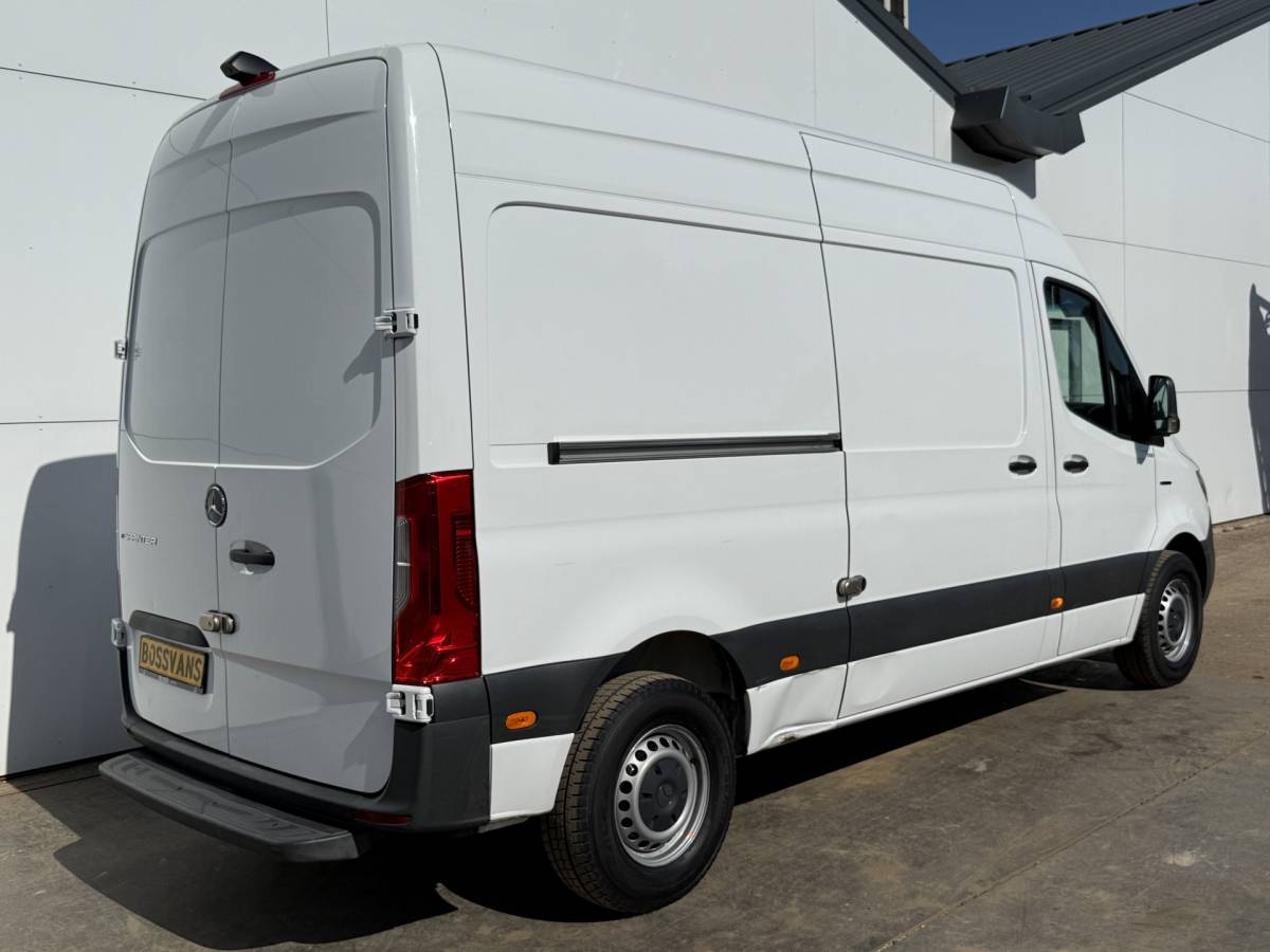 Mercedes-Benz eSprinter Mercedes-Benz eSprinter 312 55 kWh L2H2 Elektrisch 145km WLTP 92,5% (SOH) 80kw Snelladen Climate Control Camera