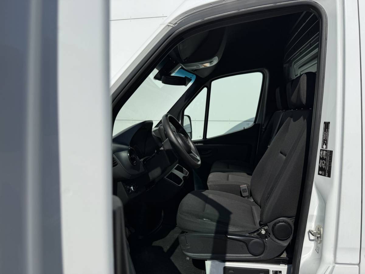 Mercedes-Benz eSprinter Mercedes-Benz eSprinter 312 55 kWh L2H2 Elektrisch 145km WLTP 92,5% (SOH) 80kw Snelladen Climate Control Camera