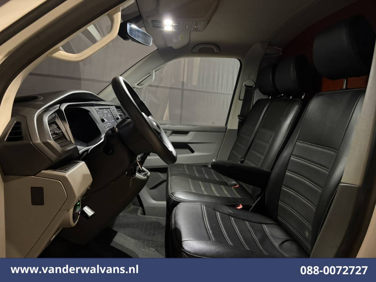 Volkswagen Transporter Volkswagen Transporter 2.0 TDI 150pk L2H1 Euro6 Airco | Camera | Apple Carplay | 2500kg Trekhaak | Cruisecontrol Android Auto, Parkeersensoren, Leder, Bijrijdersbank